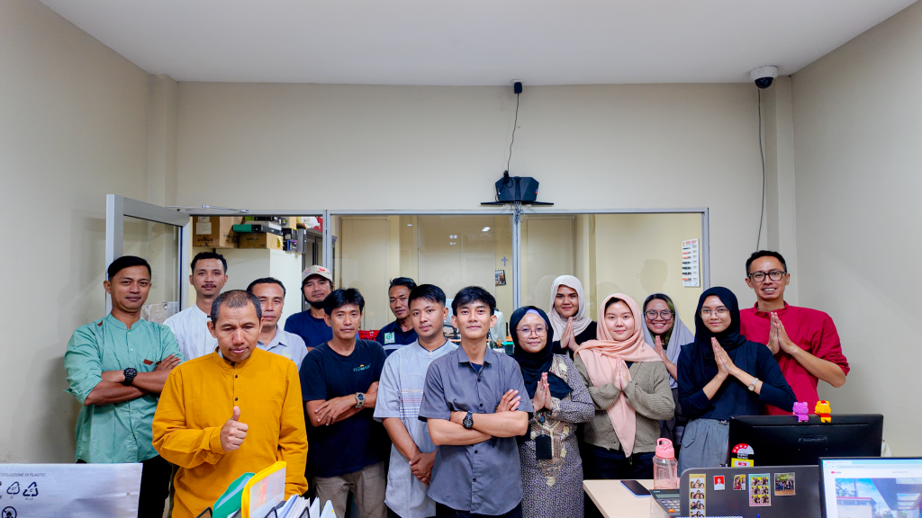 PT Persada Permata Mandiri (PPM) menggelar acara buka puasa bersama antara karyawan dan manajemen perusahaan bersama CV. Rumah listrik Rabu (12/3/2025) (Doc. Media PT Persada Permata Mandiri)